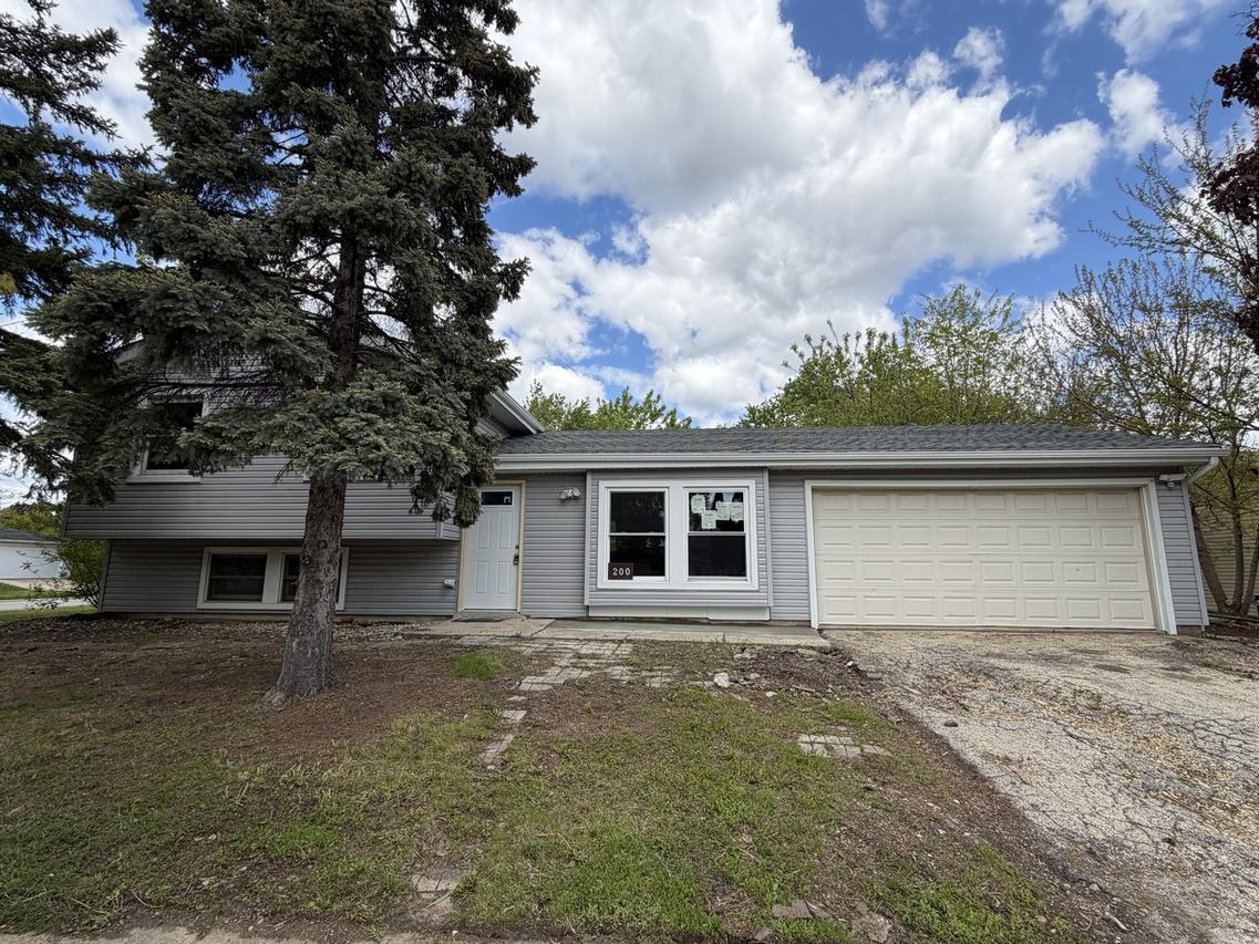200 Lee Ln., Bolingbrook, IL 60440