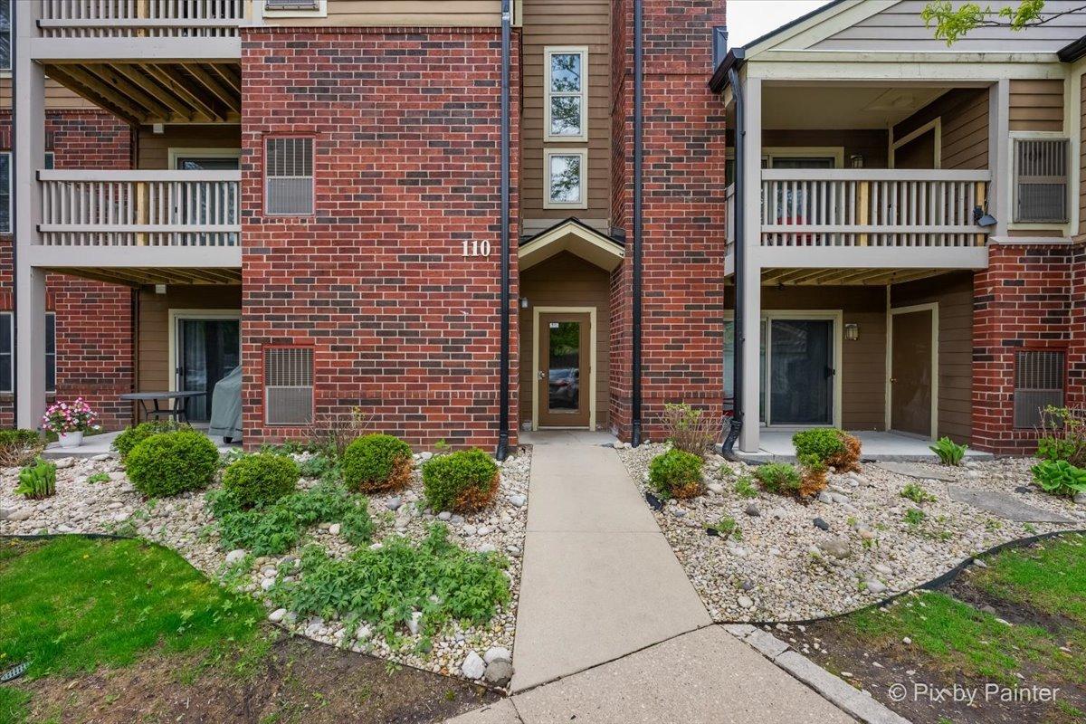 110 Glengarry Dr. #10-106, Bloomingdale, IL 60108
