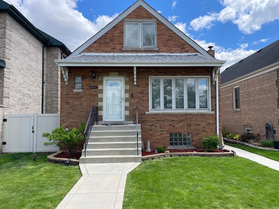 5711 S Menard Ave., Chicago, IL 60638