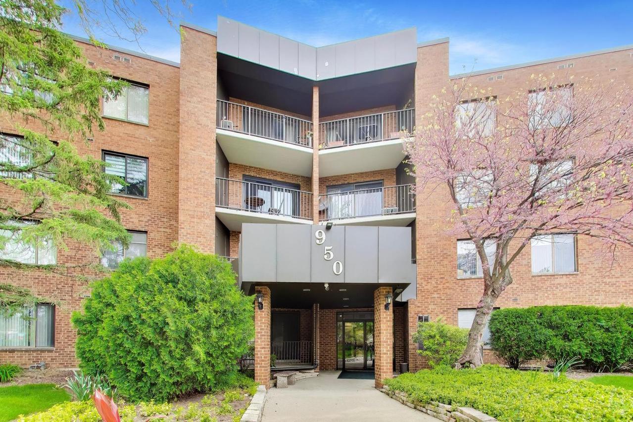 950 E Wilmette Rd. #405, Palatine, IL 60074