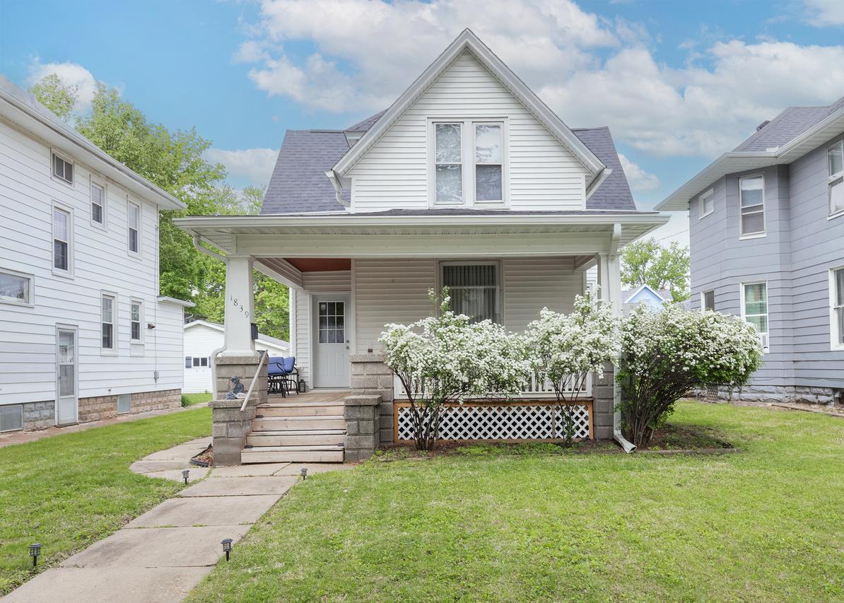 1839 15th St., Moline, IL 61265