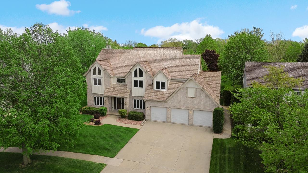 1183 Silo Hill Dr., Grayslake, IL 60030