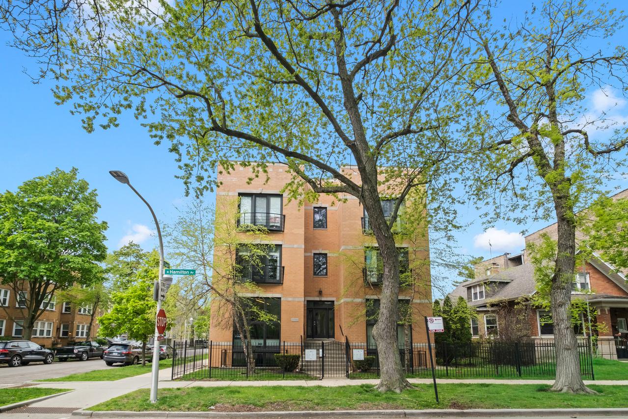 7300 N Hamilton Ave. #1S, Chicago, IL 60645