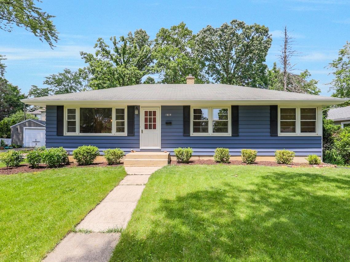 1615 E Evergreen St., Wheaton, IL 60187