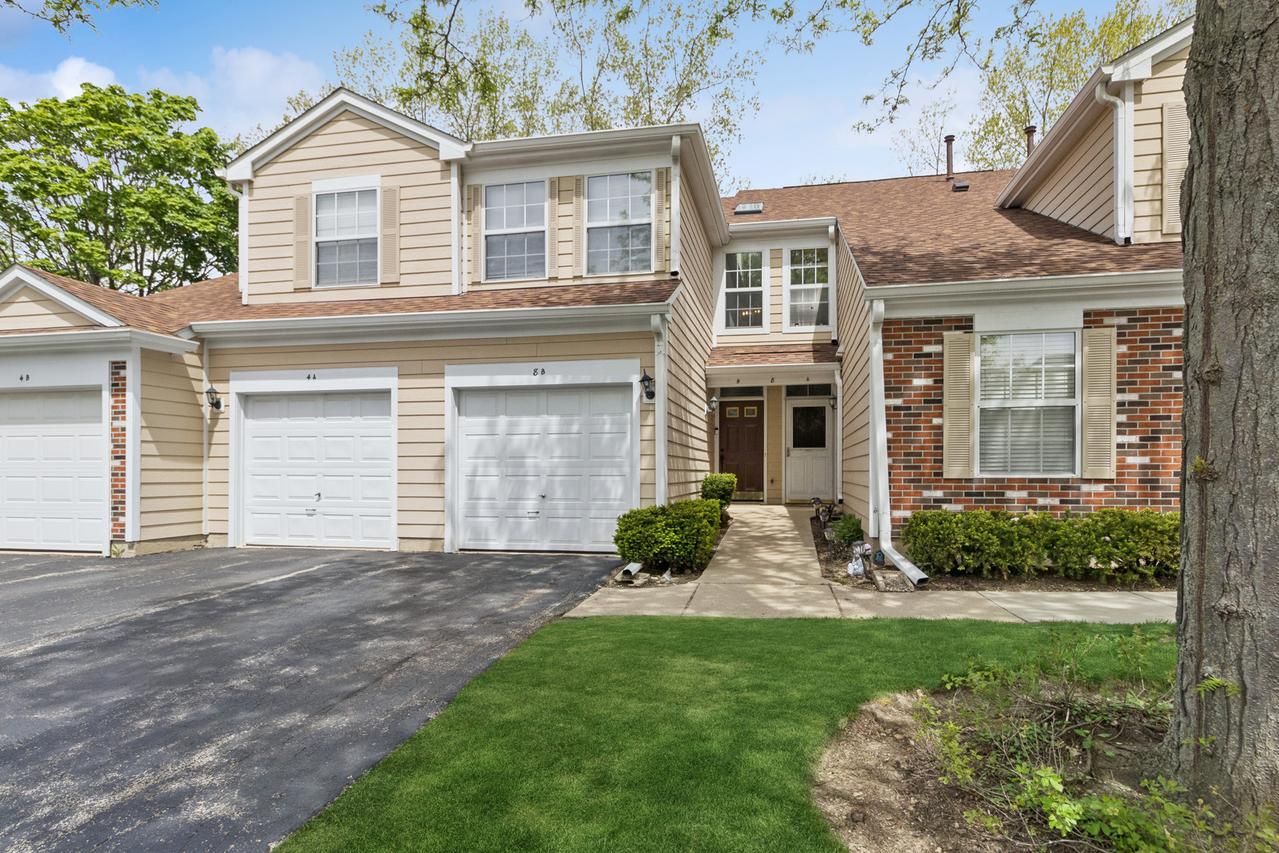 8 Tyler Ct. #B, Streamwood, IL 60107
