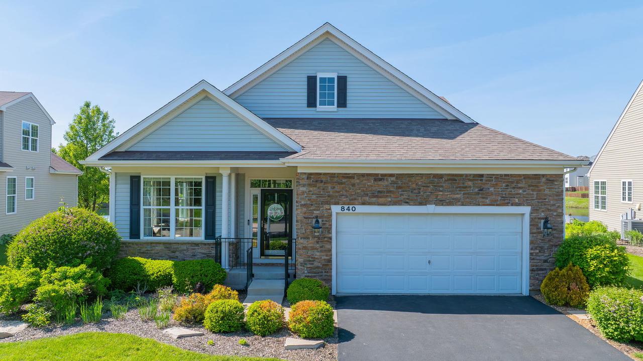 840 Colchester Dr., Oswego, IL 60543