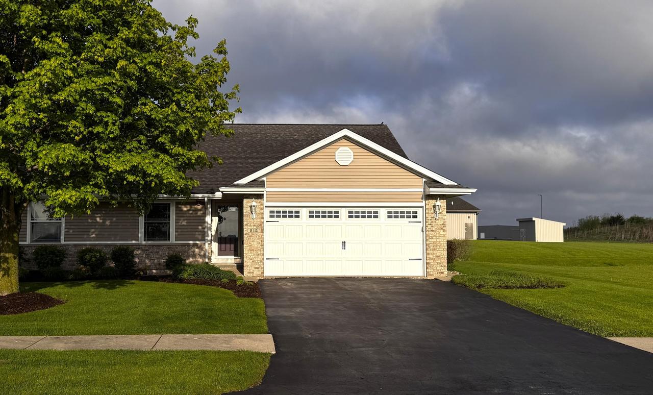 512 Thomas Ave. #16B, Winnebago, IL 61088