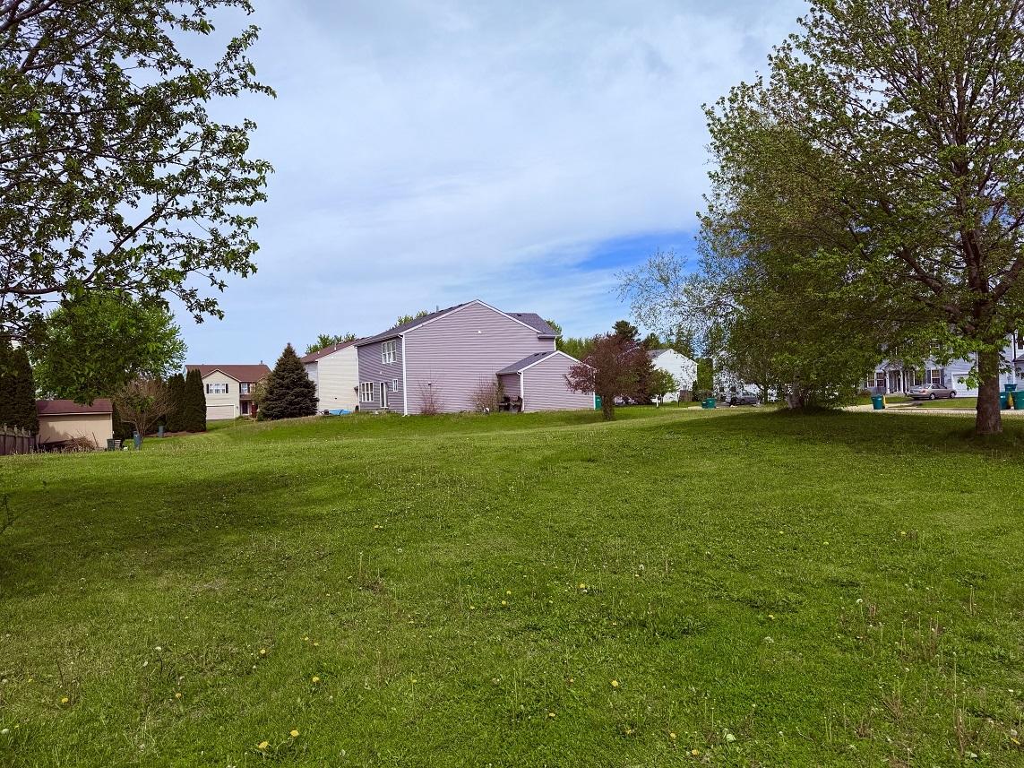 800 Willow St., Kirkland, IL 60146