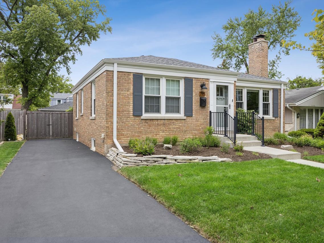 715 Forest Rd., La Grange Park, IL 60526