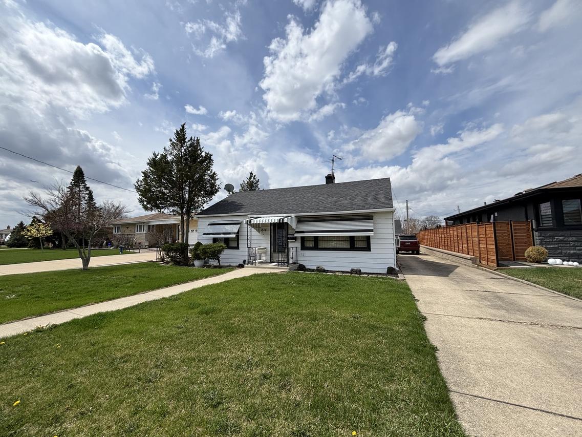 5514 N Canfield Ave., Chicago, IL 60631