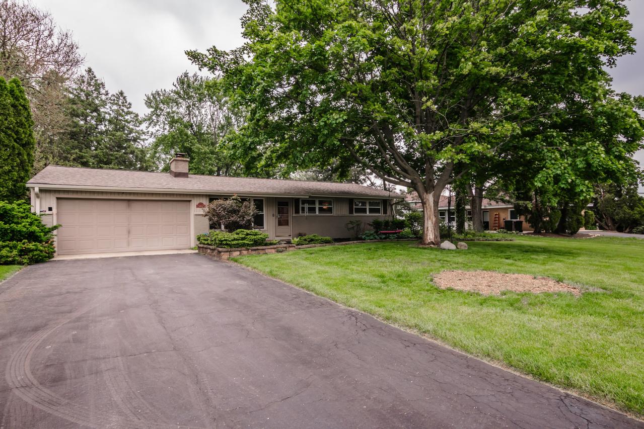 9S771 Brookbank Rd., Willowbrook, IL 60527