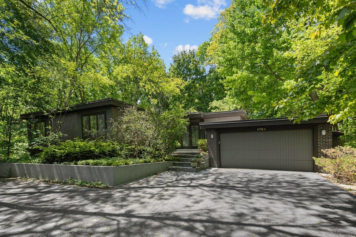 1762 Linden Ave., Highland Park, IL 60035