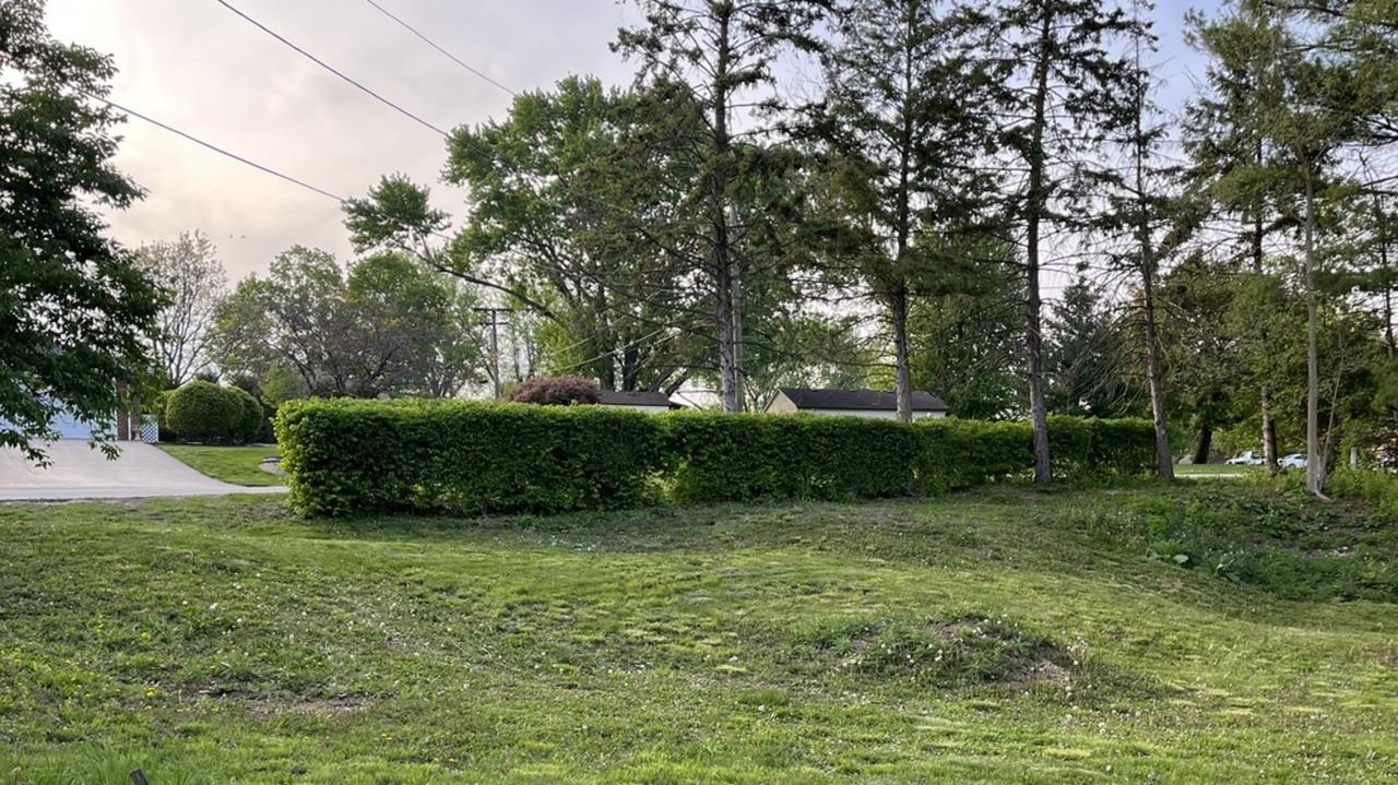 17 E Lyncliff Dr., Oswego, IL 60543