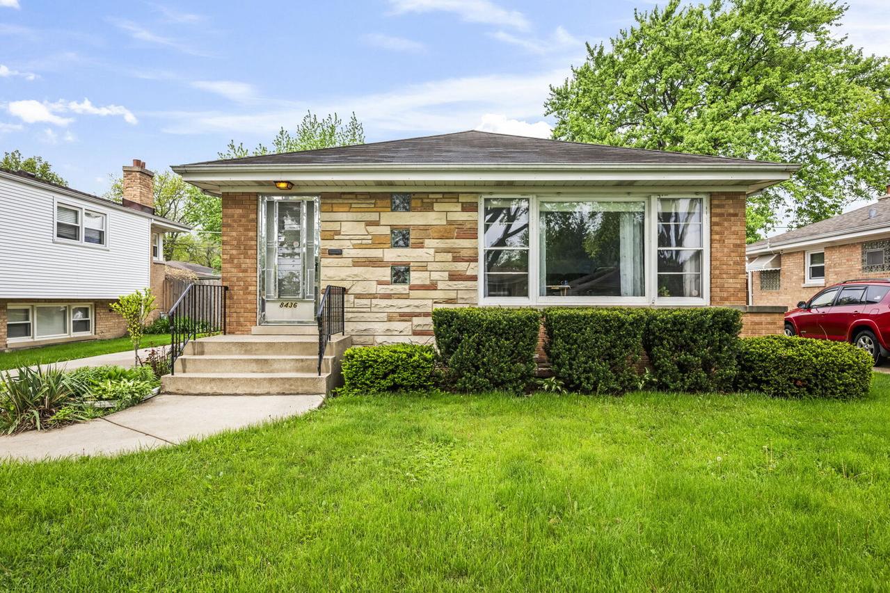 8436 N Oriole Ave., Niles, IL 60714