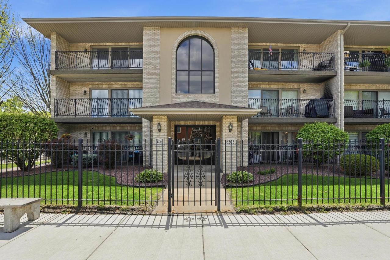 6303 W 63rd St. #3D, Chicago, IL 60638