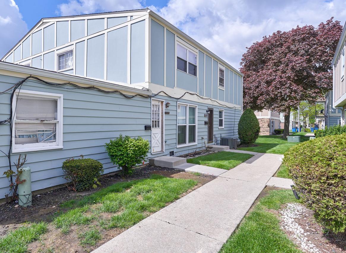 20112 Oak Lane St. #1, Lynwood, IL 60411
