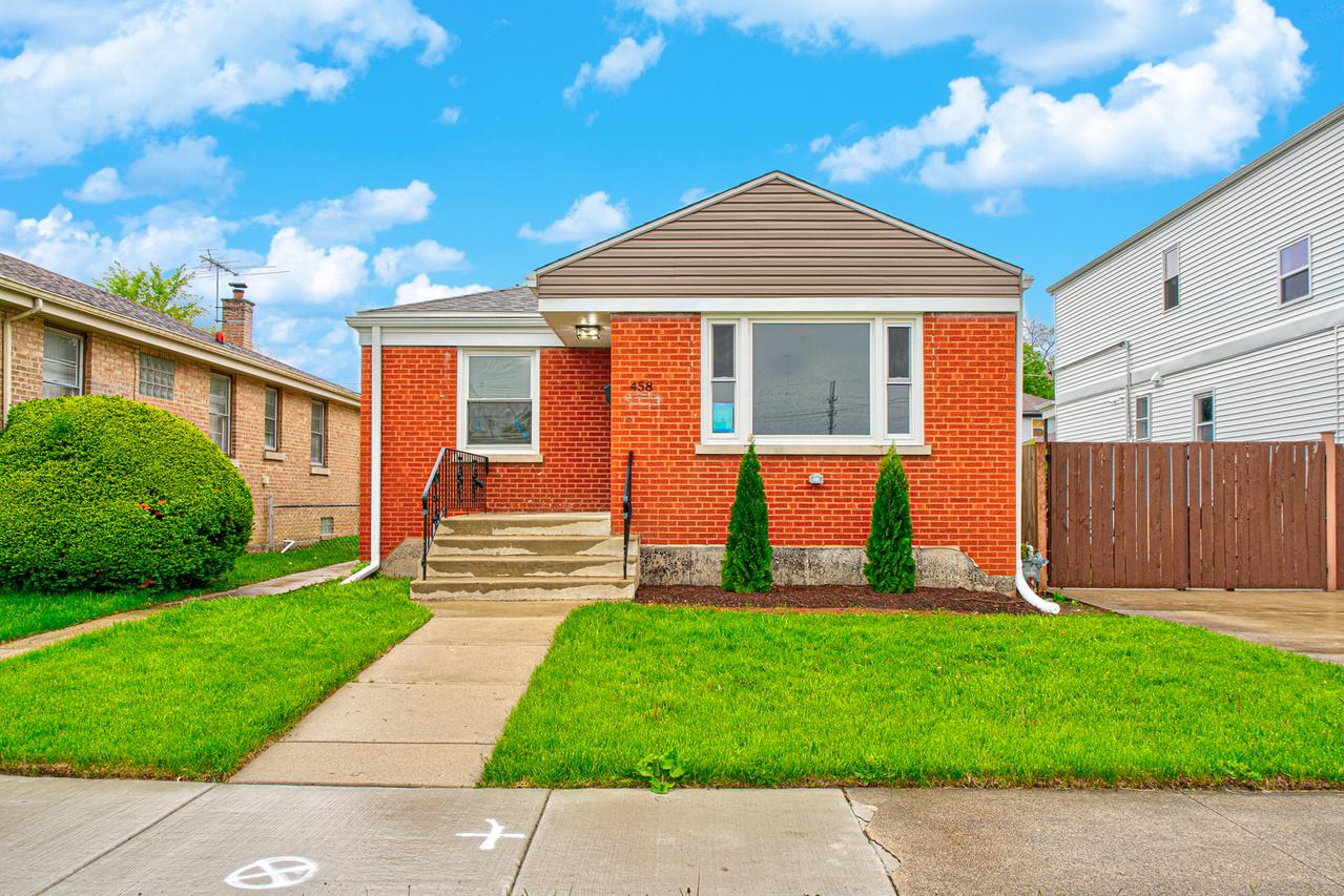 458 Rice Ave., Bellwood, IL 60104