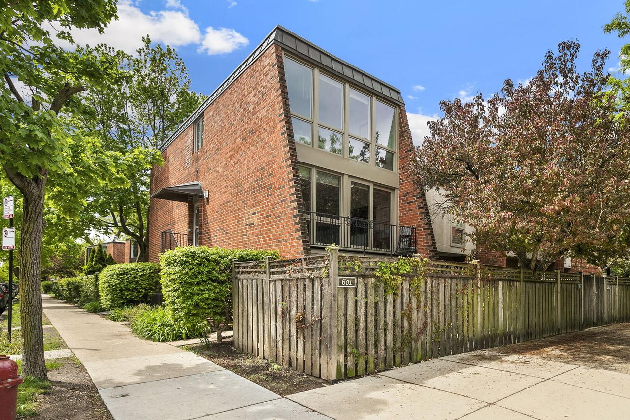 601 W Dickens Ave. #A2, Chicago, IL 60614