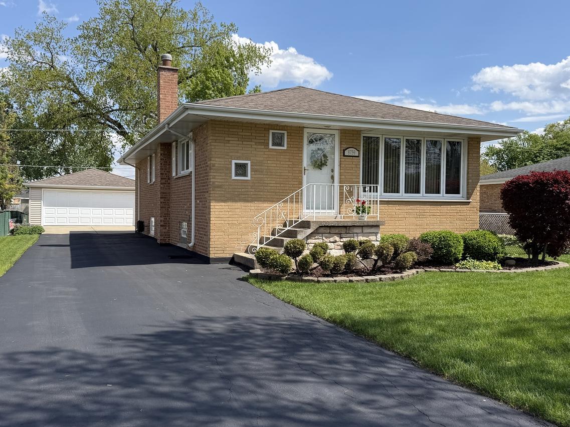 8759 Natoma Ave., Oak Lawn, IL 60453
