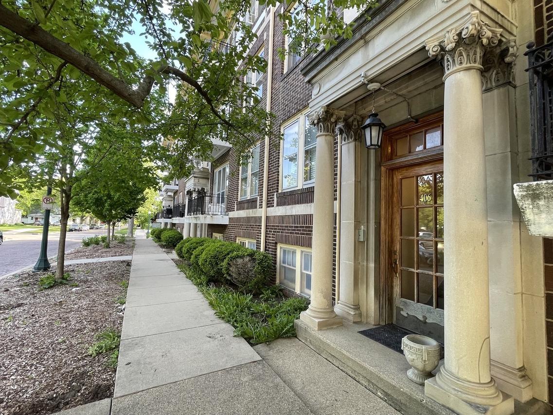 406 N Prairie St. #10, Champaign, IL 61820