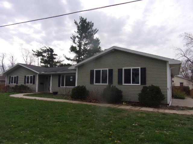 902 E Richardson St., Farmer City, IL 61842