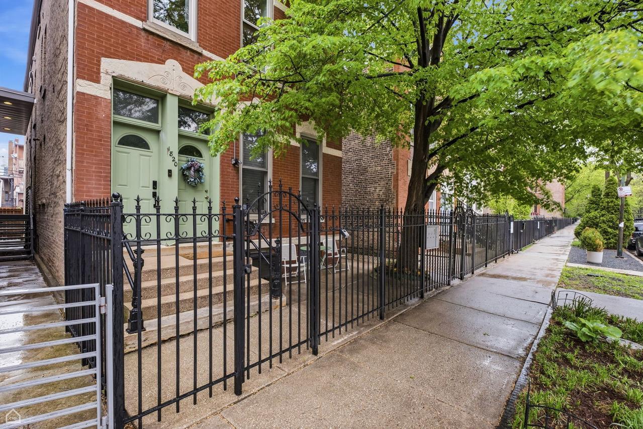 1820 W Superior St. #2r, Chicago, IL 60622
