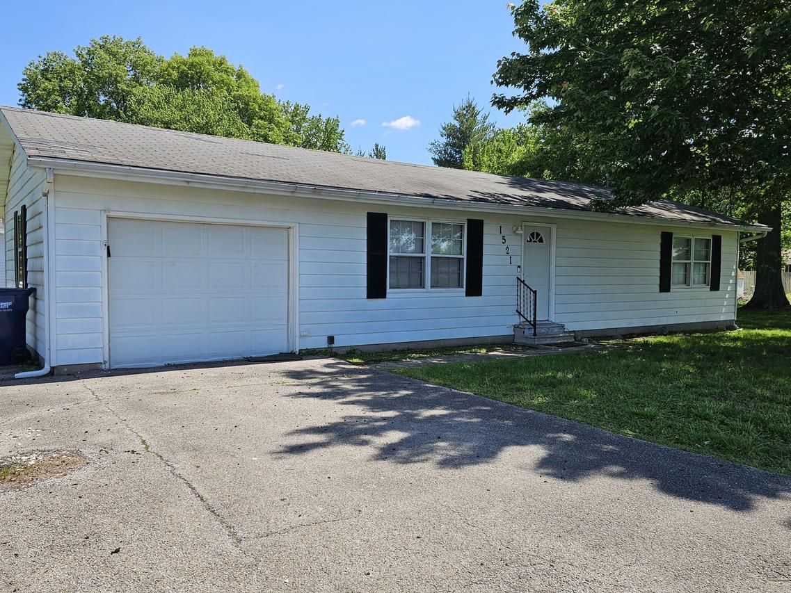 1521 Triangle St., Mt Vernon, IL 62864