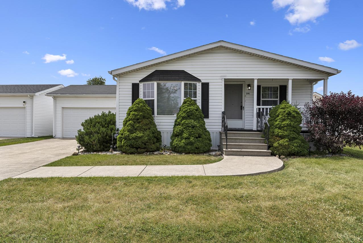 1041 Aspen Dr., Manteno, IL 60950