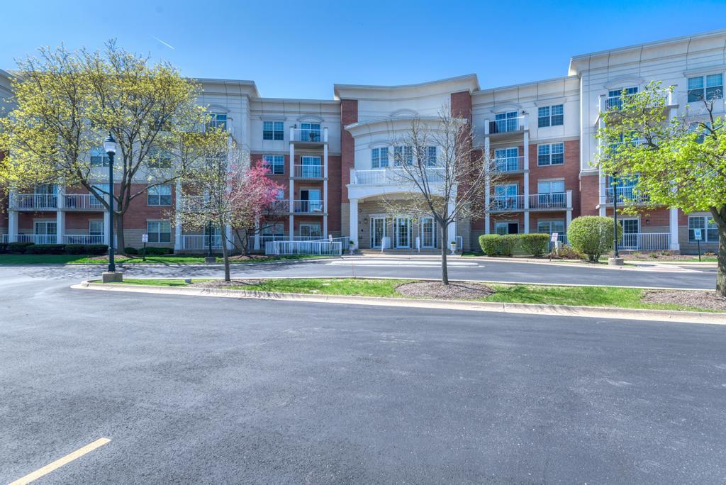 601 W Rand Rd. #106, Arlington Heights, IL 60004