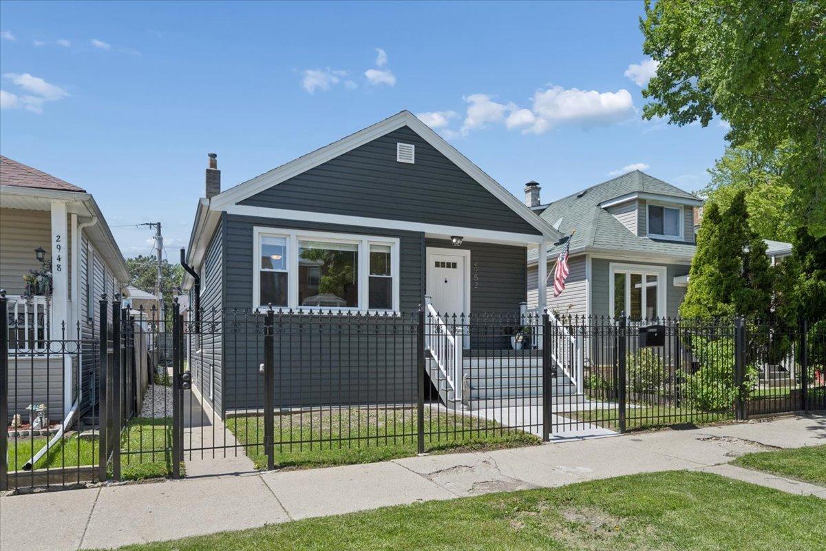 2952 N Mobile Ave., Chicago, IL 60634