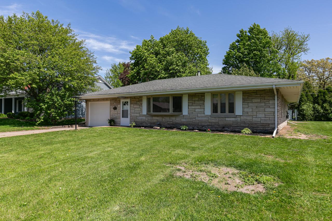 2908 26th St., Moline, IL 61265