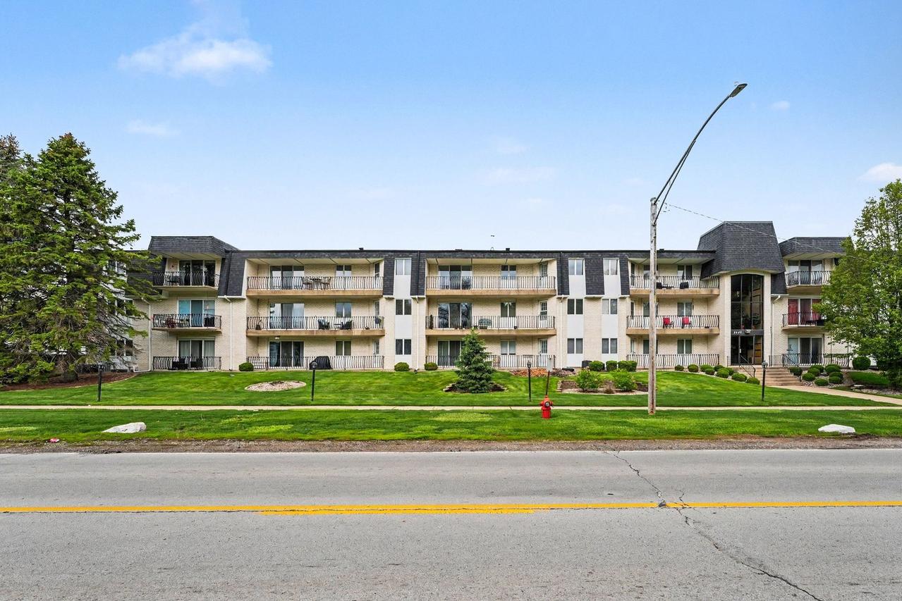 2440 186th St. #H3, Lansing, IL 60438