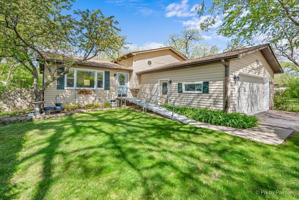788 N Hainesville Rd., Round Lake, IL 60073