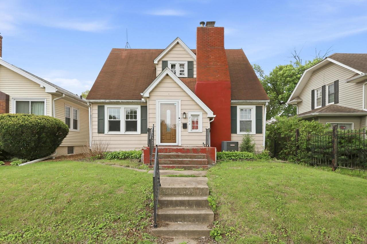 714 23rd Ave., East Moline, IL 61244