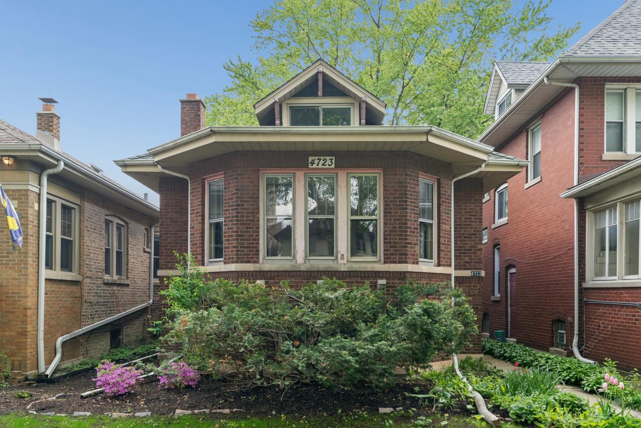 4723 N Sacramento Ave., Chicago, IL 60625