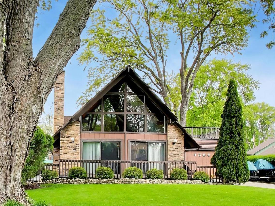 3006 Miller Dr., Mchenry, IL 60050