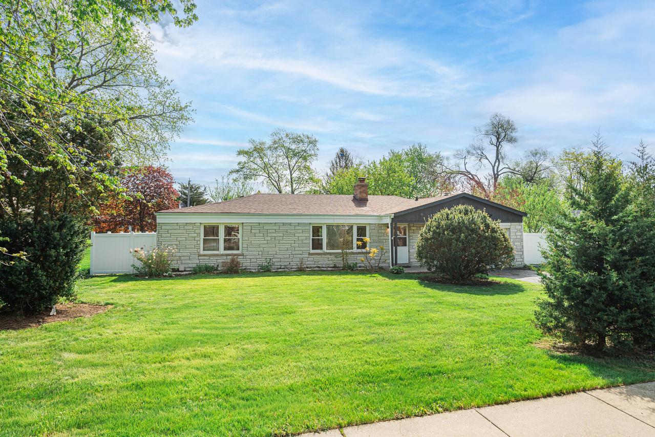 2307 N Arlington Heights Rd., Arlington Heights, IL 60004