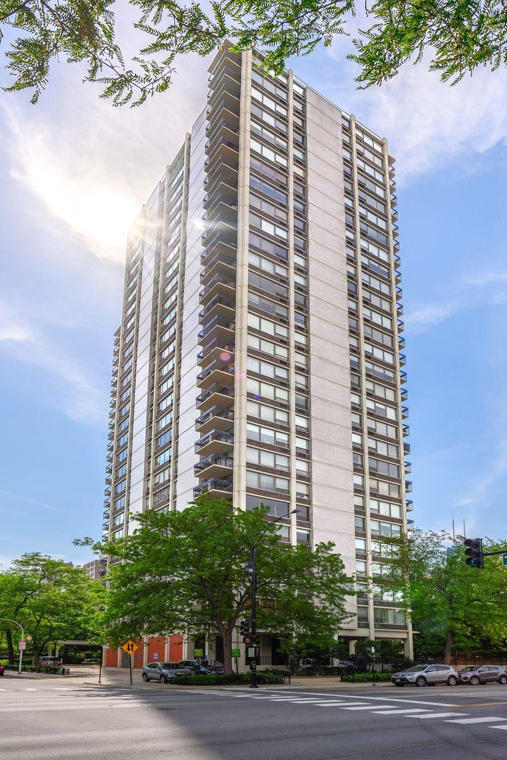 1360 N Sandburg Ter. #1510C, Chicago, IL 60610