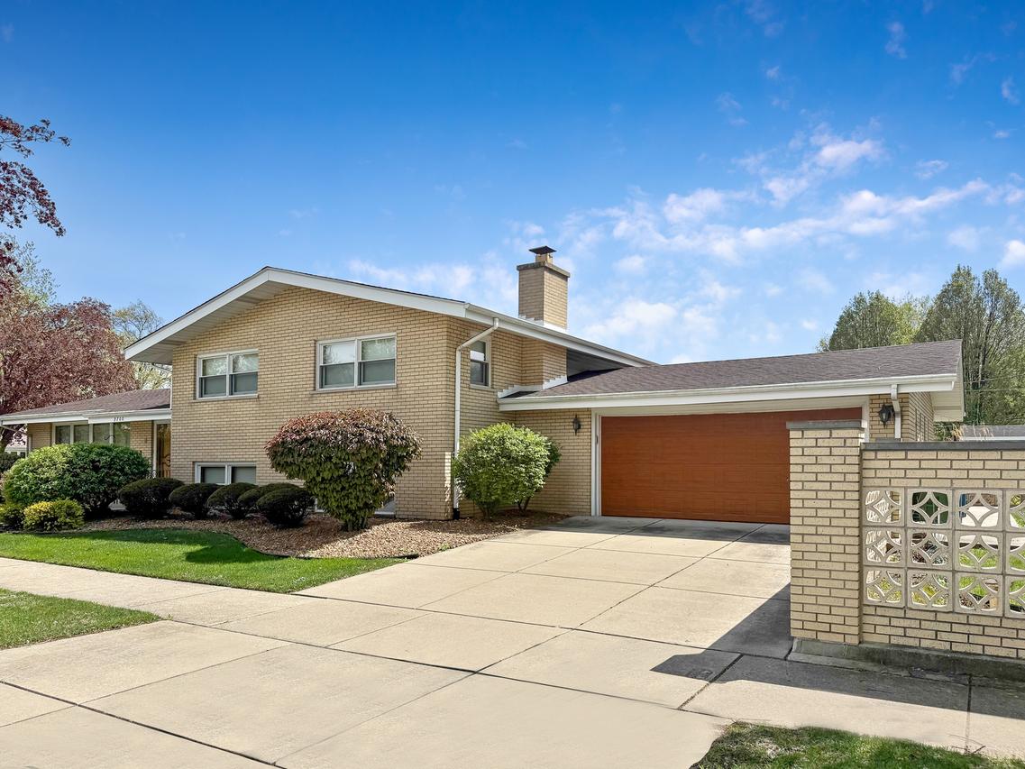 9700 S Kolmar Ave., Oak Lawn, IL 60453