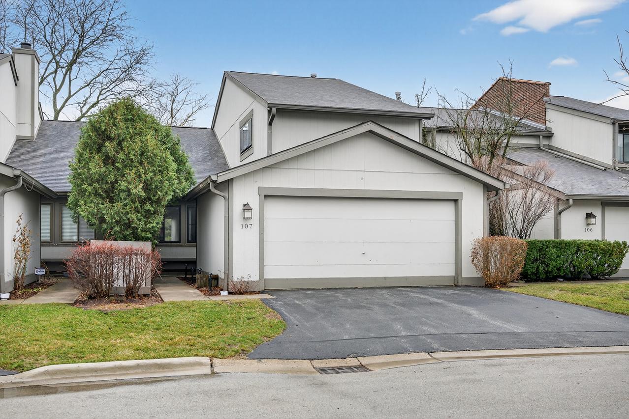 107 Chicory Ct., Rolling Meadows, IL 60008