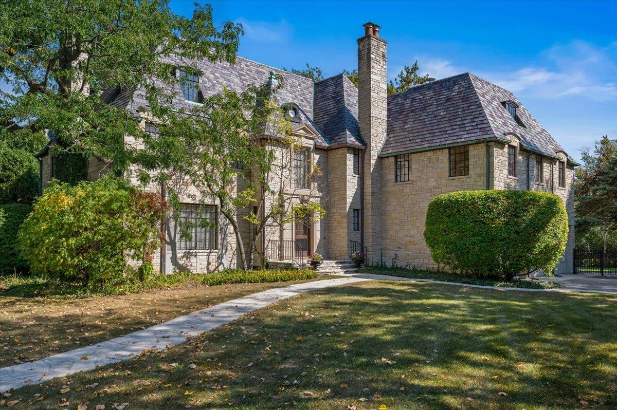 54 Kenilworth Ave., Kenilworth, IL 60043
