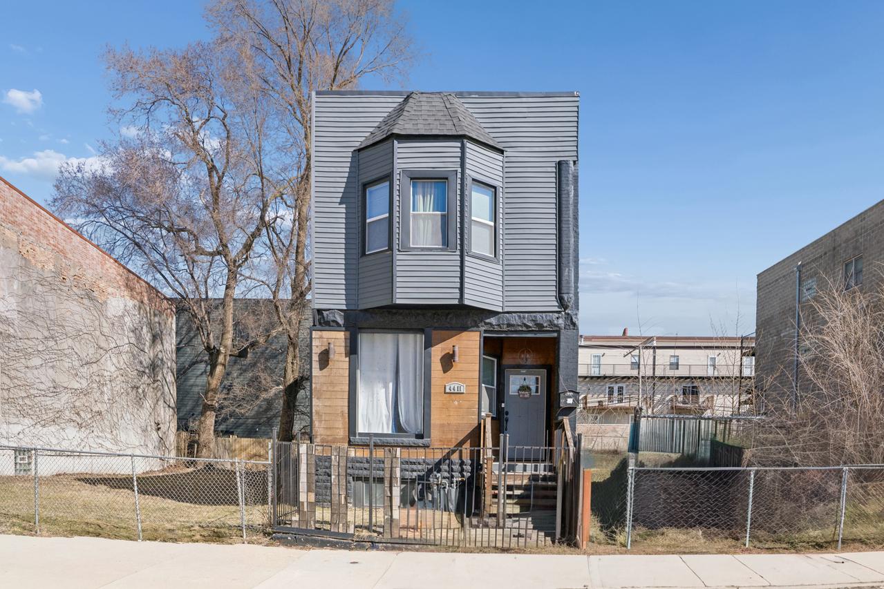 4411 S Calumet Ave., Chicago, IL 60653
