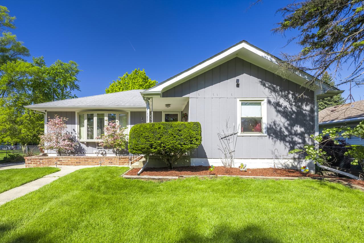 14 N Wabash Ave., Glenwood, IL 60425