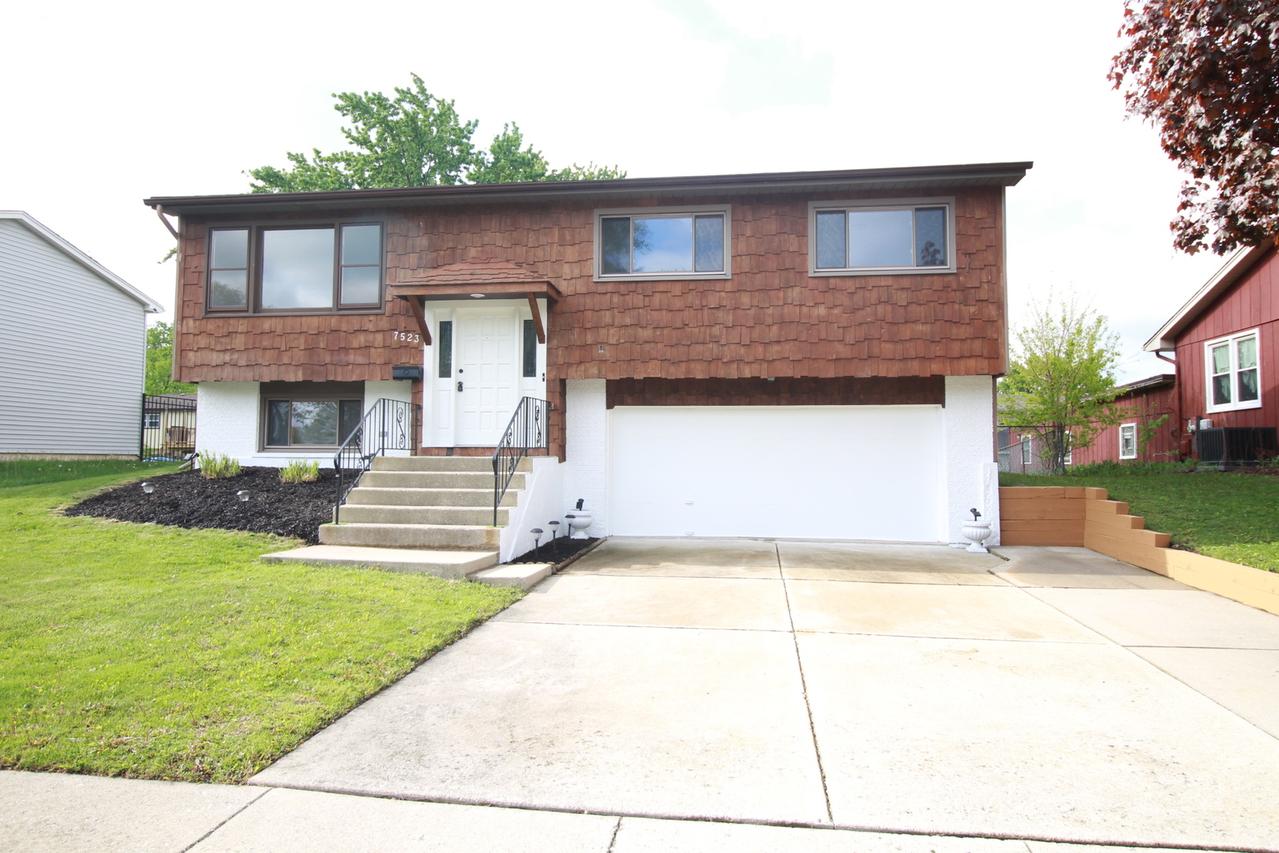 7523 Nottingham Dr., Tinley Park, IL 60477