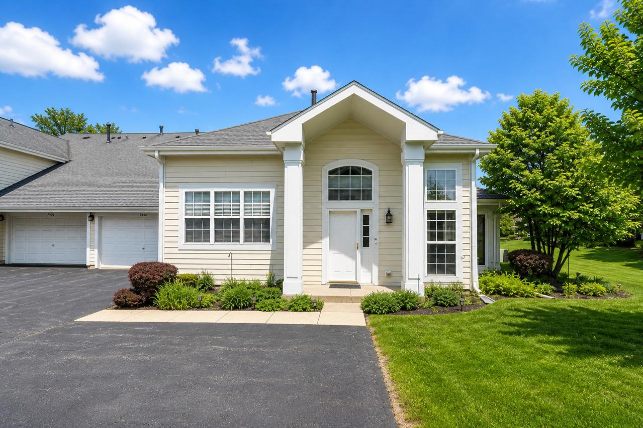 9430 Lenox Ln. #23D, Lakewood, IL 60014