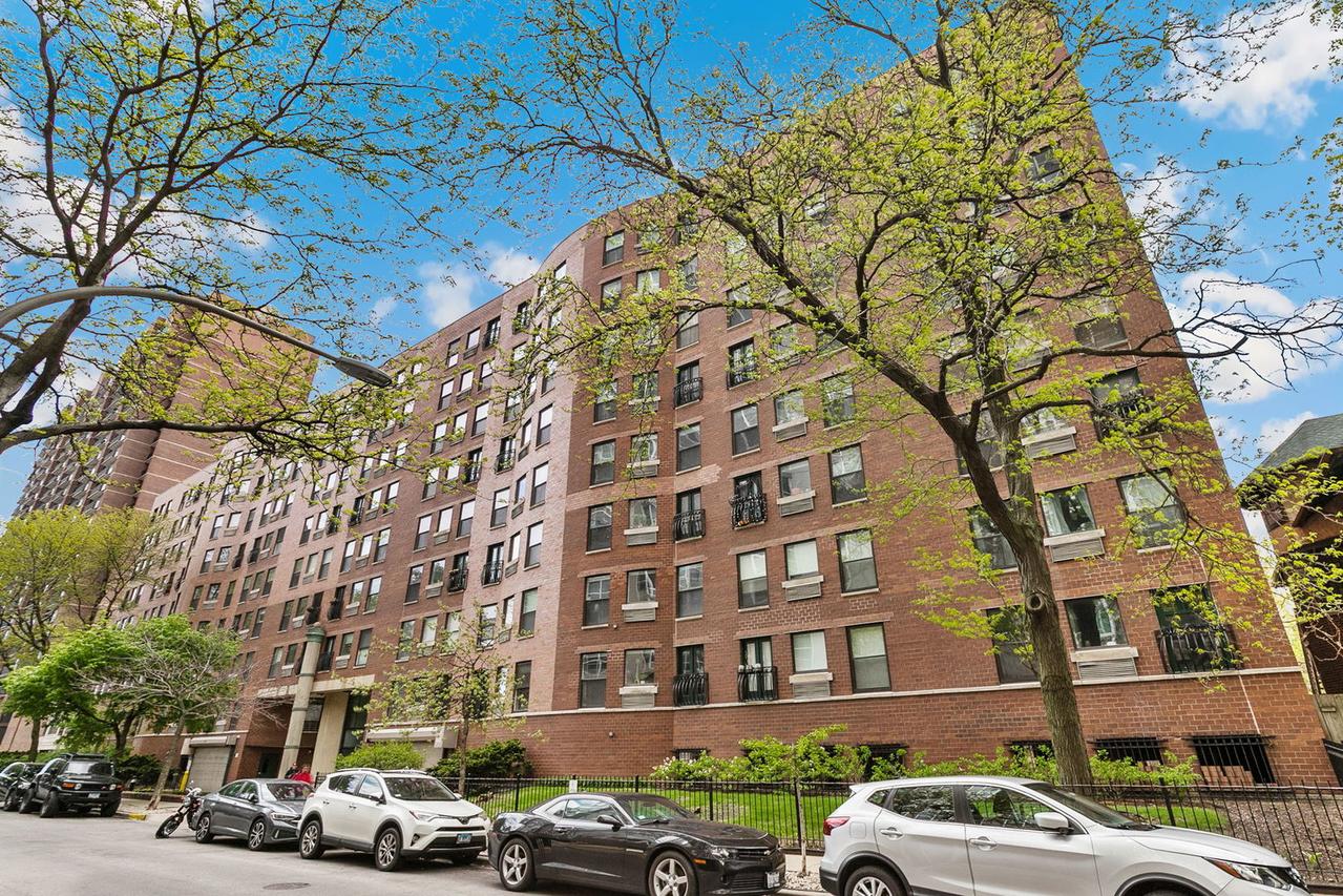 711 W Gordon Ter. #105, Chicago, IL 60613