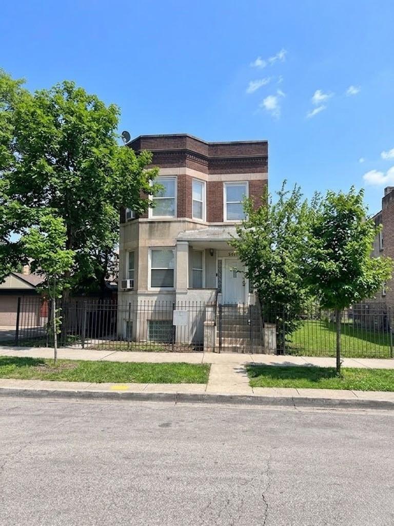 3615 W Flournoy St., Chicago, IL 60624