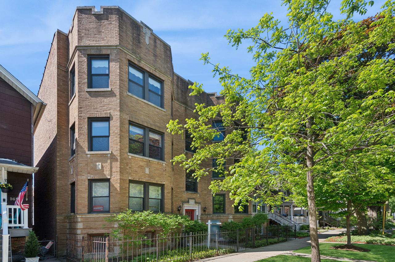 1653 W Olive Ave. #1E, Chicago, IL 60660