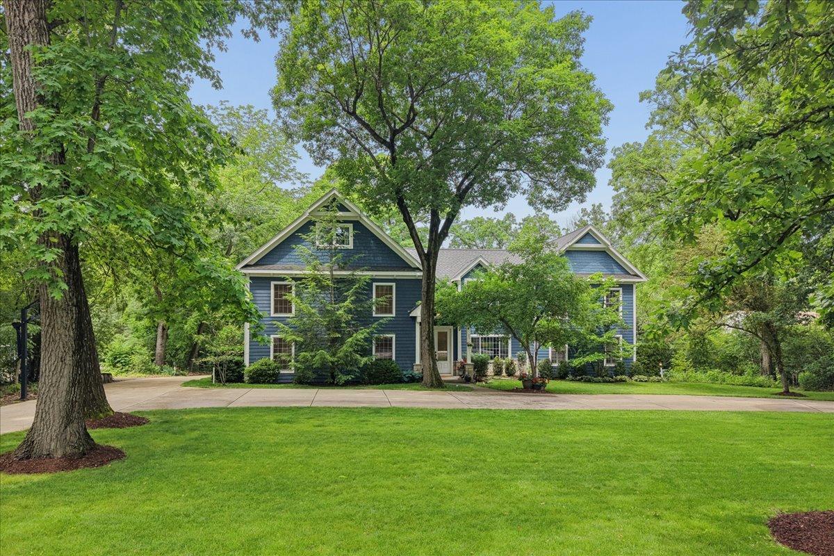 821 Oak Spring Ln., Libertyville, IL 60048