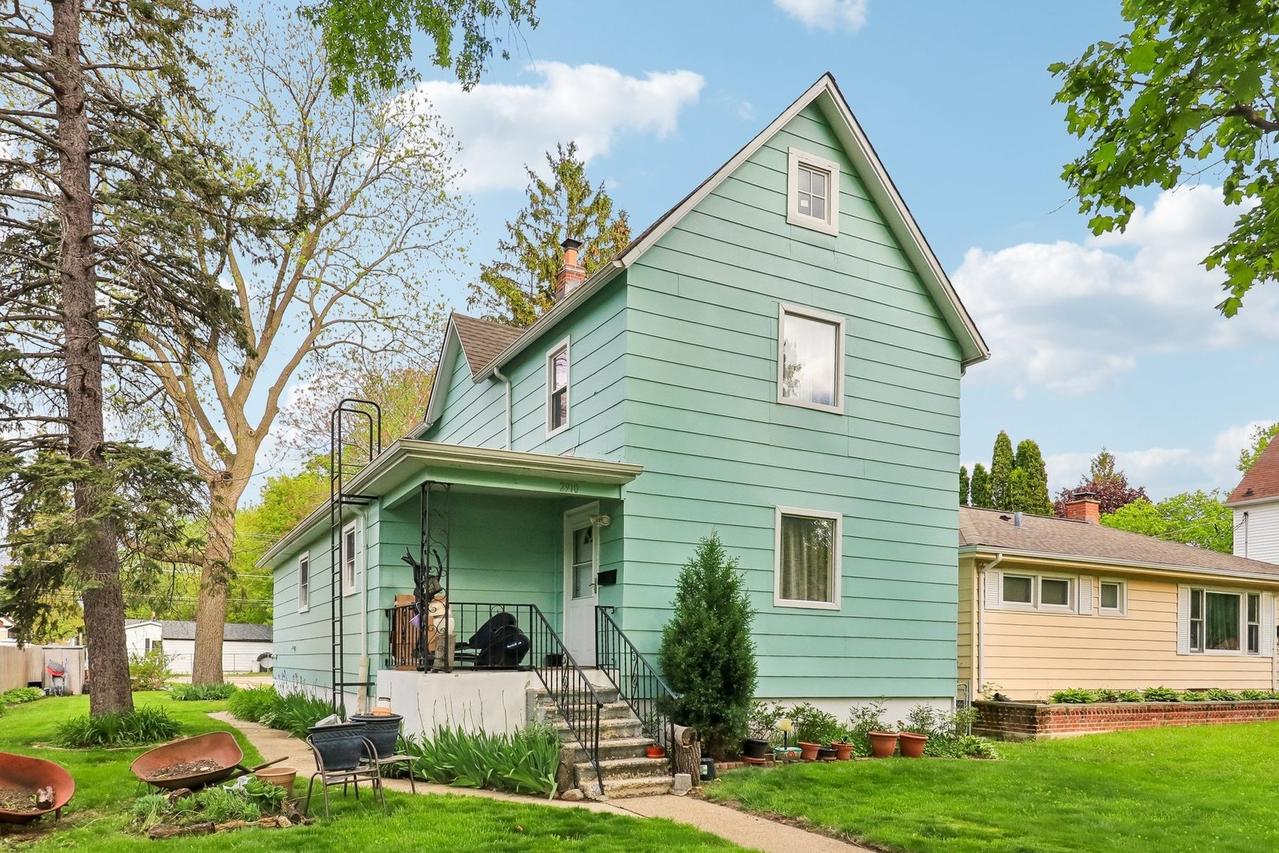 2910 Ezekiel Ave., Zion, IL 60099